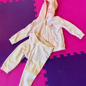 Guess kids 2 piece outfit. Size 18-24.